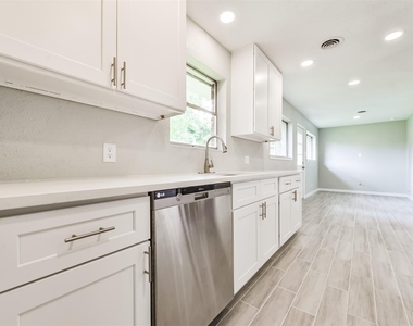 9631 Bundy Lane - Photo Thumbnail 3