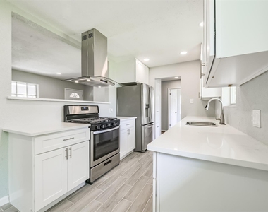 9631 Bundy Lane - Photo Thumbnail 6