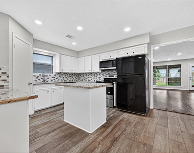 21043 Northern Colony Ct - Photo Thumbnail 13