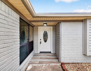 21043 Northern Colony Ct - Photo Thumbnail 3