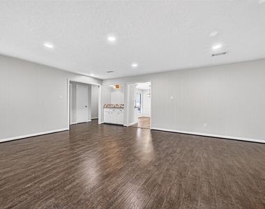 21043 Northern Colony Ct - Photo Thumbnail 9