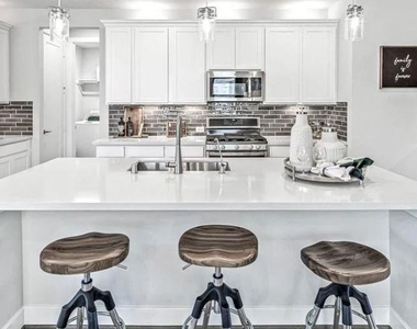21931 Wycombe Terrace Way - Photo Thumbnail 8