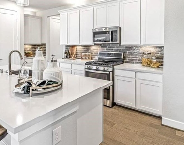 21931 Wycombe Terrace Way - Photo Thumbnail 5