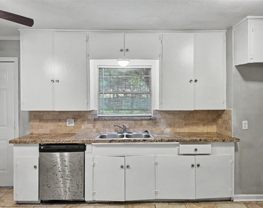 1223 Shawnee Street - Photo Thumbnail 7