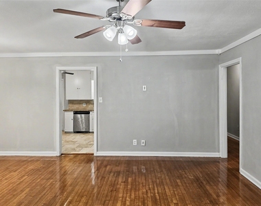 1223 Shawnee Street - Photo Thumbnail 3