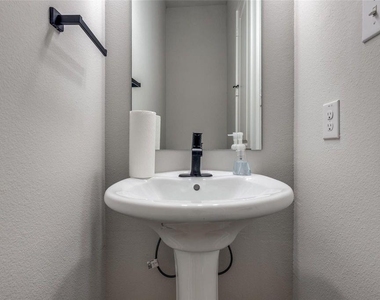 13131 Perennial Springs Drive - Photo Thumbnail 9
