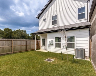 13131 Perennial Springs Drive - Photo Thumbnail 15