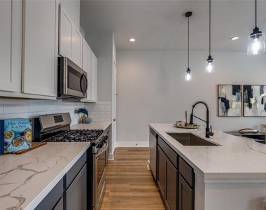 13131 Perennial Springs Drive - Photo Thumbnail 8
