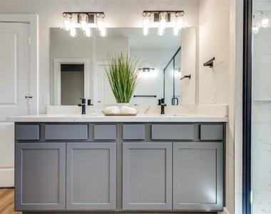 13131 Perennial Springs Drive - Photo Thumbnail 11