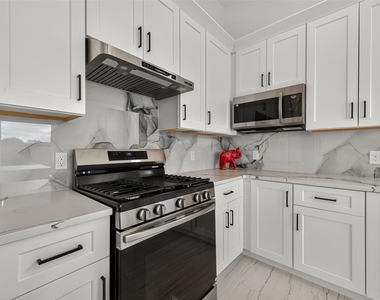 2226 Syrian Street - Photo Thumbnail 16