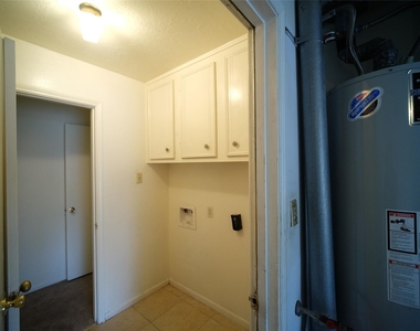 12403 Bexley Drive - Photo Thumbnail 7
