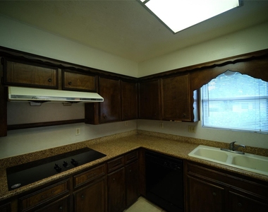 12403 Bexley Drive - Photo Thumbnail 5