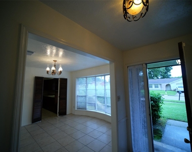 12403 Bexley Drive - Photo Thumbnail 3