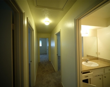12403 Bexley Drive - Photo Thumbnail 8