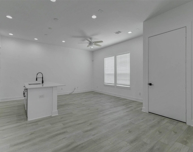5705 Elysium Street - Photo Thumbnail 9