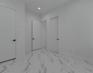 5705 Elysium Street - Photo Thumbnail 7