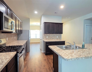 14097 Lake Crescent Drive - Photo Thumbnail 3