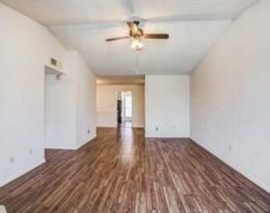 10615 Briar Forest Drive - Photo Thumbnail 7