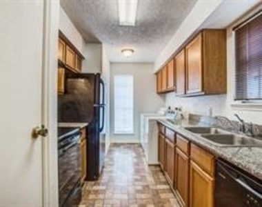 10615 Briar Forest Drive - Photo Thumbnail 12