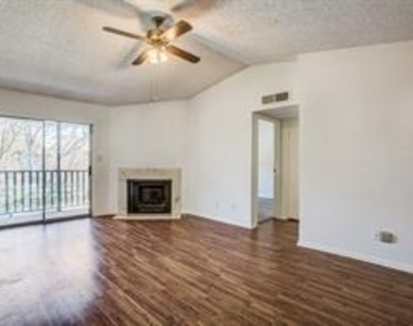 10615 Briar Forest Drive - Photo Thumbnail 9