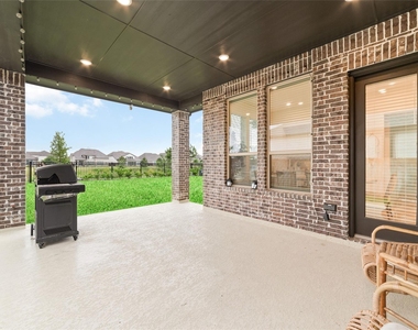 24711 Hibiscus Garden Way - Photo Thumbnail 43