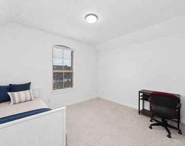 24711 Hibiscus Garden Way - Photo Thumbnail 41