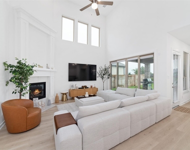 24711 Hibiscus Garden Way - Photo Thumbnail 13