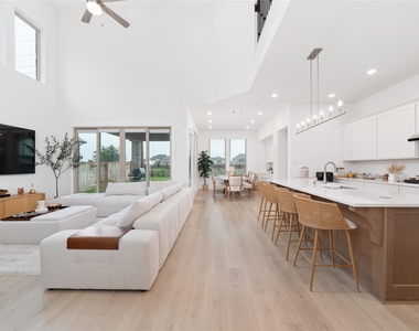 24711 Hibiscus Garden Way - Photo Thumbnail 12