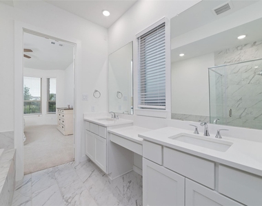24711 Hibiscus Garden Way - Photo Thumbnail 28