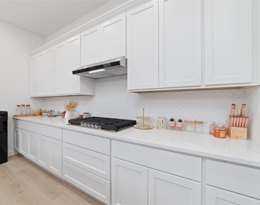 24711 Hibiscus Garden Way - Photo Thumbnail 19