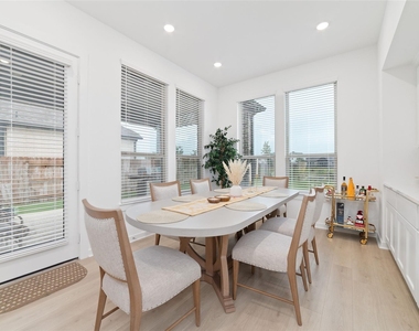 24711 Hibiscus Garden Way - Photo Thumbnail 21