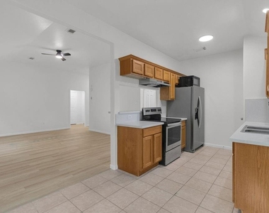 16413 Danika Oak Drive - Photo Thumbnail 8