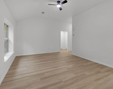 16413 Danika Oak Drive - Photo Thumbnail 12