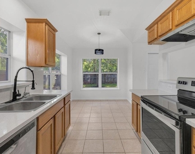 16413 Danika Oak Drive - Photo Thumbnail 4