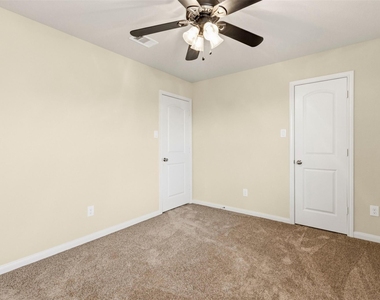 6131 Carpenters Cove Lane - Photo Thumbnail 24