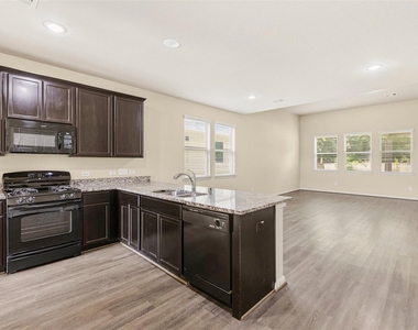 6131 Carpenters Cove Lane - Photo Thumbnail 6