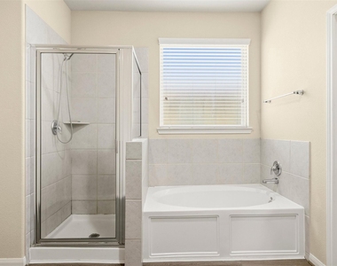 6131 Carpenters Cove Lane - Photo Thumbnail 17