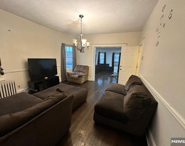 187 Franklin - Photo Thumbnail 7