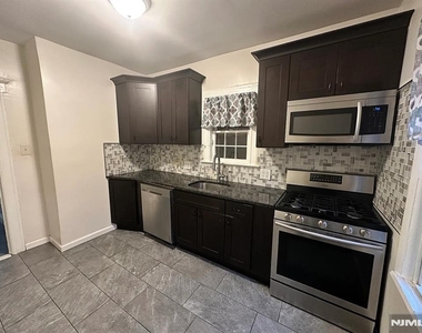 187 Franklin - Photo Thumbnail 4