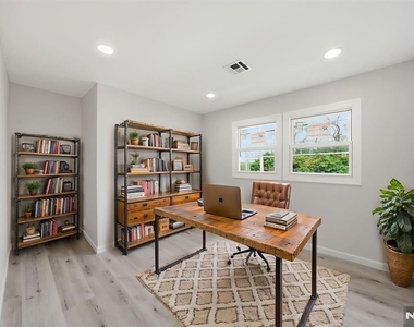551 Schuyler - Photo Thumbnail 6