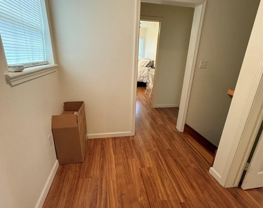 1011 10th Street - Photo Thumbnail 23