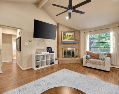 21902 Meadowhill Drive - Photo Thumbnail 9