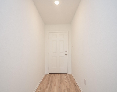 18119 Rockvine Drive - Photo Thumbnail 22