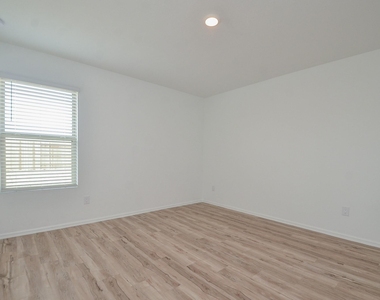 18119 Rockvine Drive - Photo Thumbnail 17