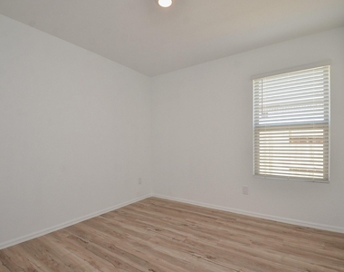18119 Rockvine Drive - Photo Thumbnail 26