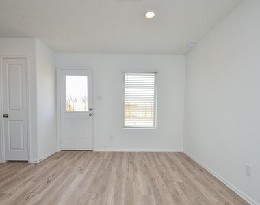 18119 Rockvine Drive - Photo Thumbnail 16