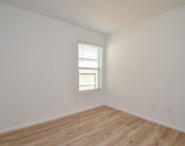 18119 Rockvine Drive - Photo Thumbnail 27