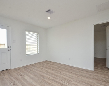 18119 Rockvine Drive - Photo Thumbnail 15