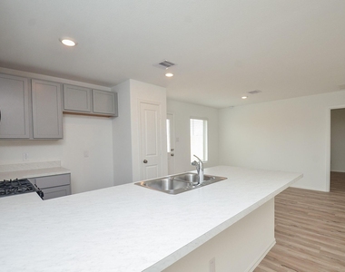 18119 Rockvine Drive - Photo Thumbnail 12