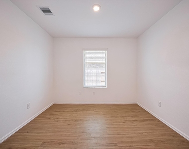 9603 Fulvetta Briar Court - Photo Thumbnail 27